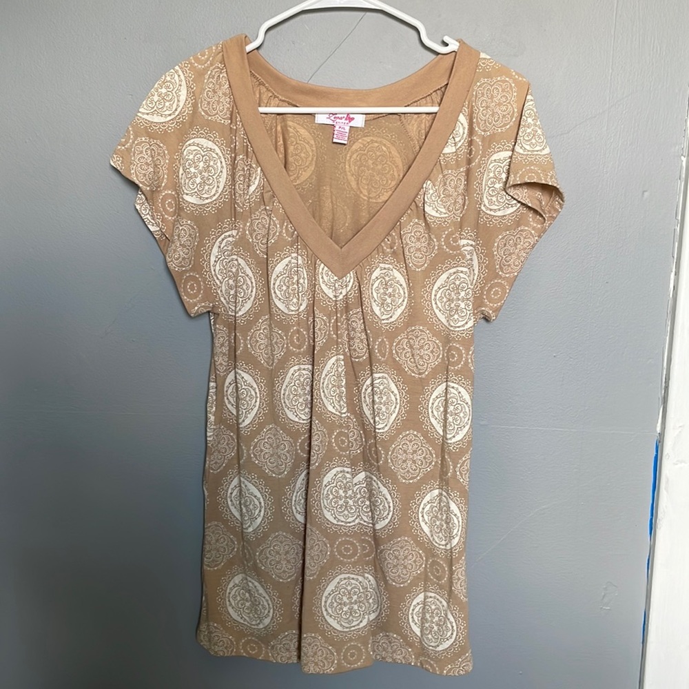 Lena Petites large petite v neck tan patterned short sleeve top cottage boho